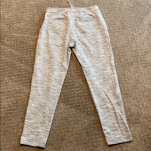 Lululemon crop lightweight pants-size 4